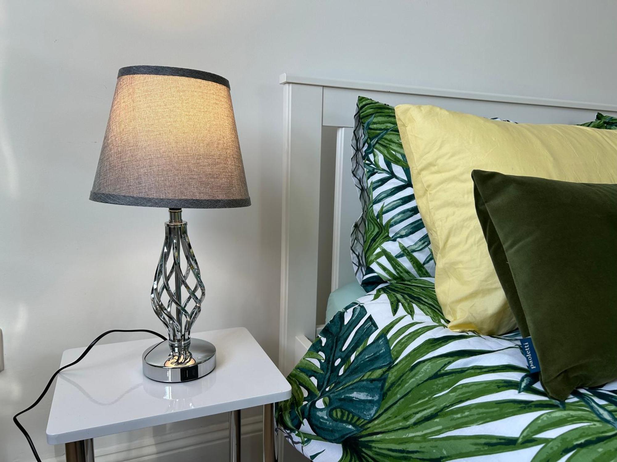 Seaside Rentals Bournemouth - 2Br, Upto 6Ppl, Beach 3 Min Walk, Dogs Ok, Wifi, Park 2 Cars *