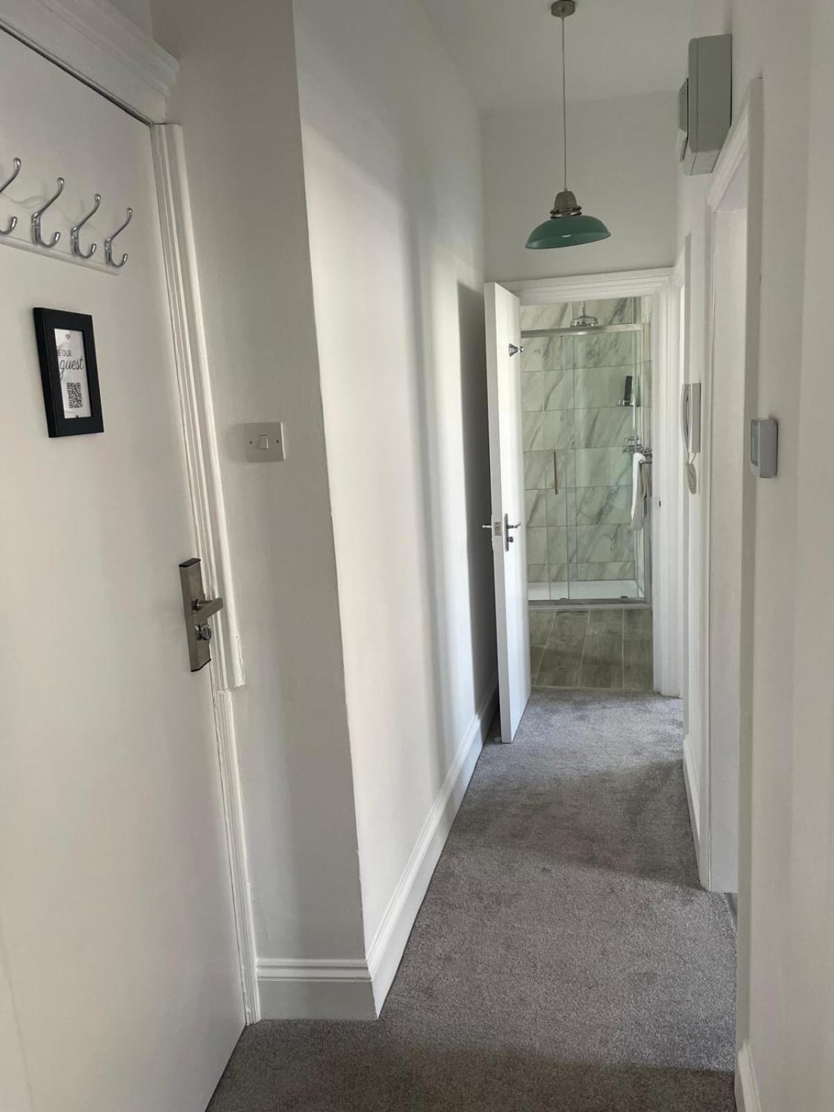 The Cornerhouse Apartment *