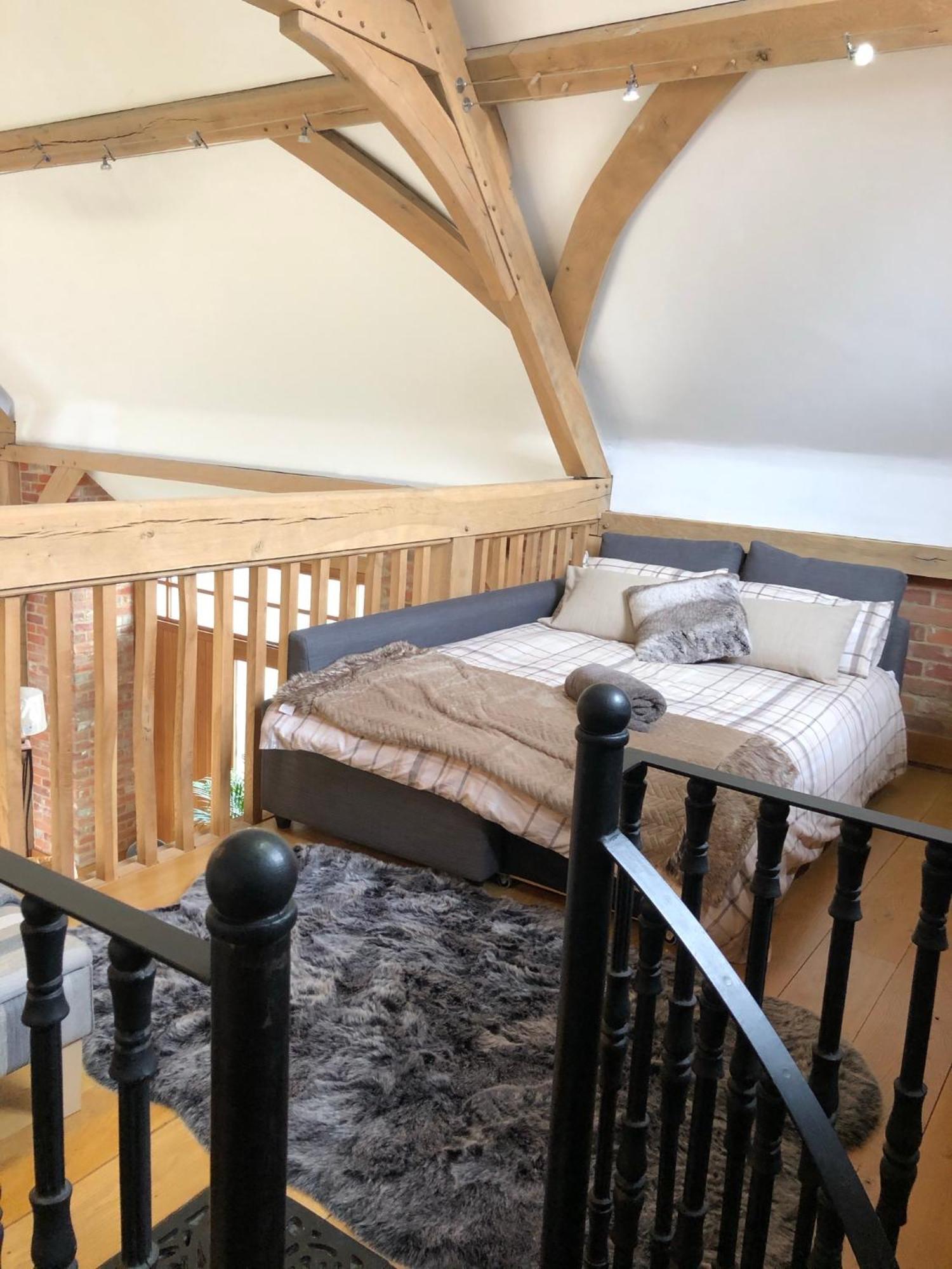 Grade 2 Listed Barn On The Edge Of And The New Forest Holiday home *