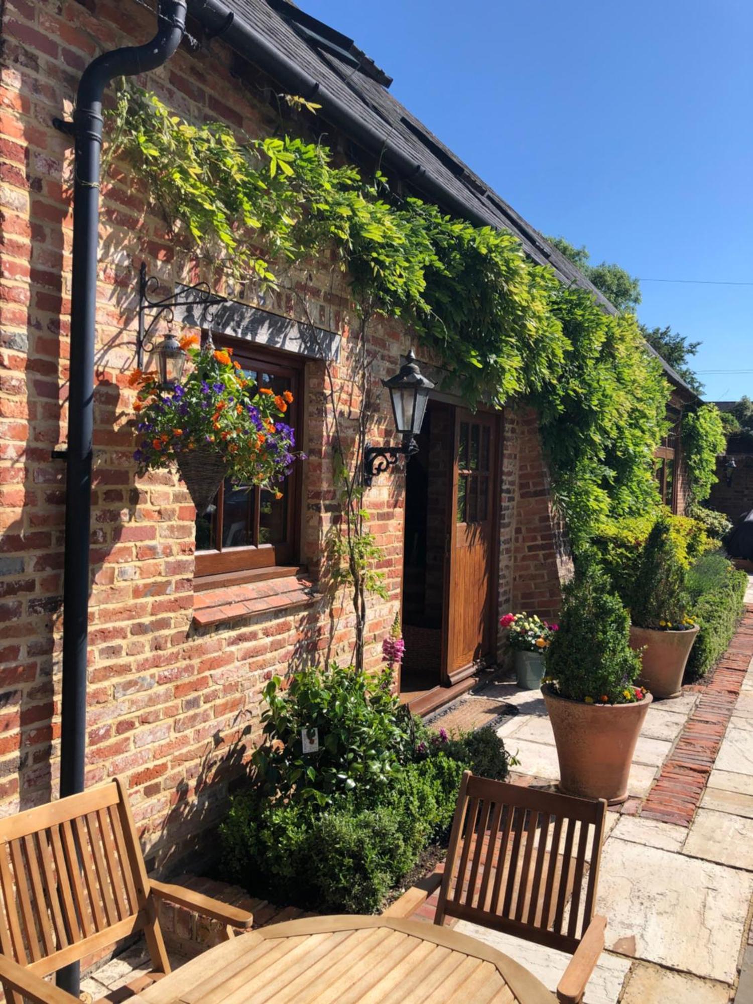 Grade 2 Listed Barn On The Edge Of And The New Forest Holiday home Bournemouth