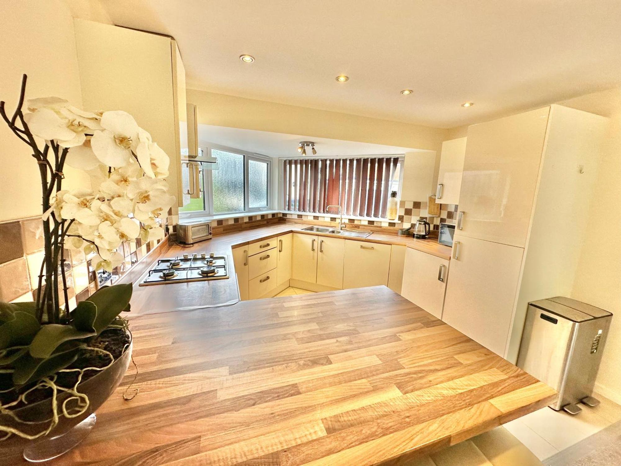 Holiday home Three Bedroom Detached With Parking, Dog Friendly, Quiet Location, Short Drive To Beach! *