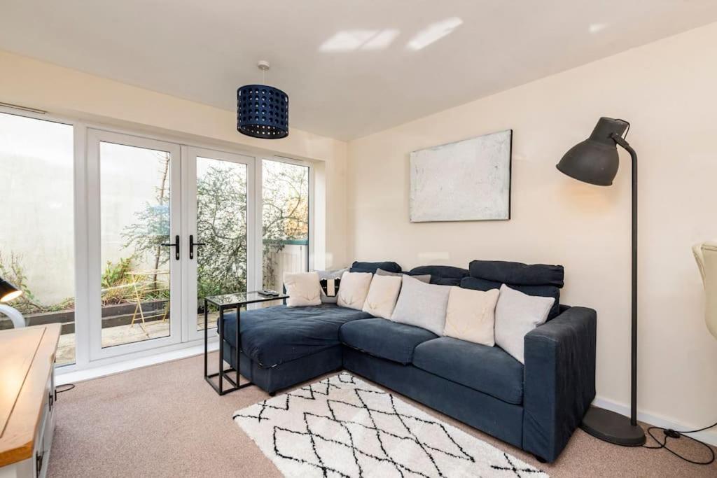 Three Bedroom Detached With Parking, Dog Friendly, Quiet Location, Short Drive To Beach! Bournemouth