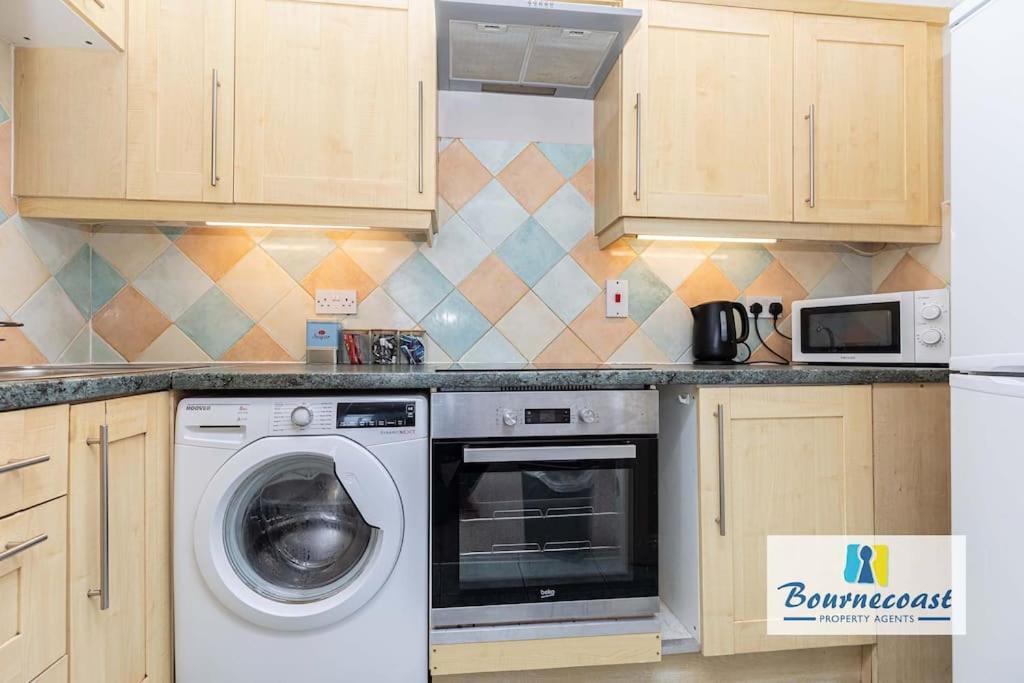 Apartment Bournecoast-roof Terrace-gym-sea Glimpses- Fm977 *
