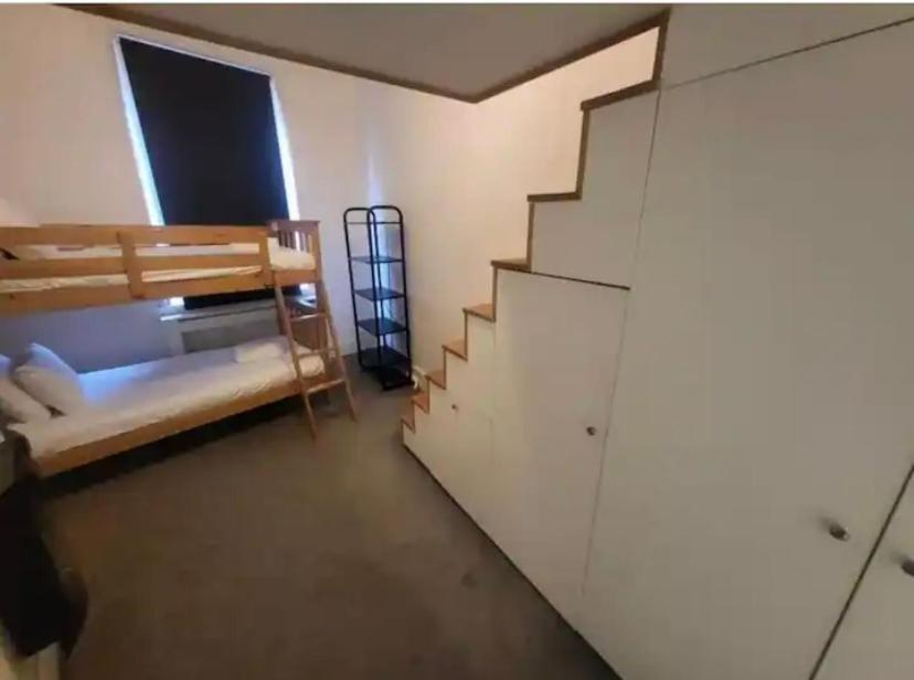 Apartment Ideal Location For & Town