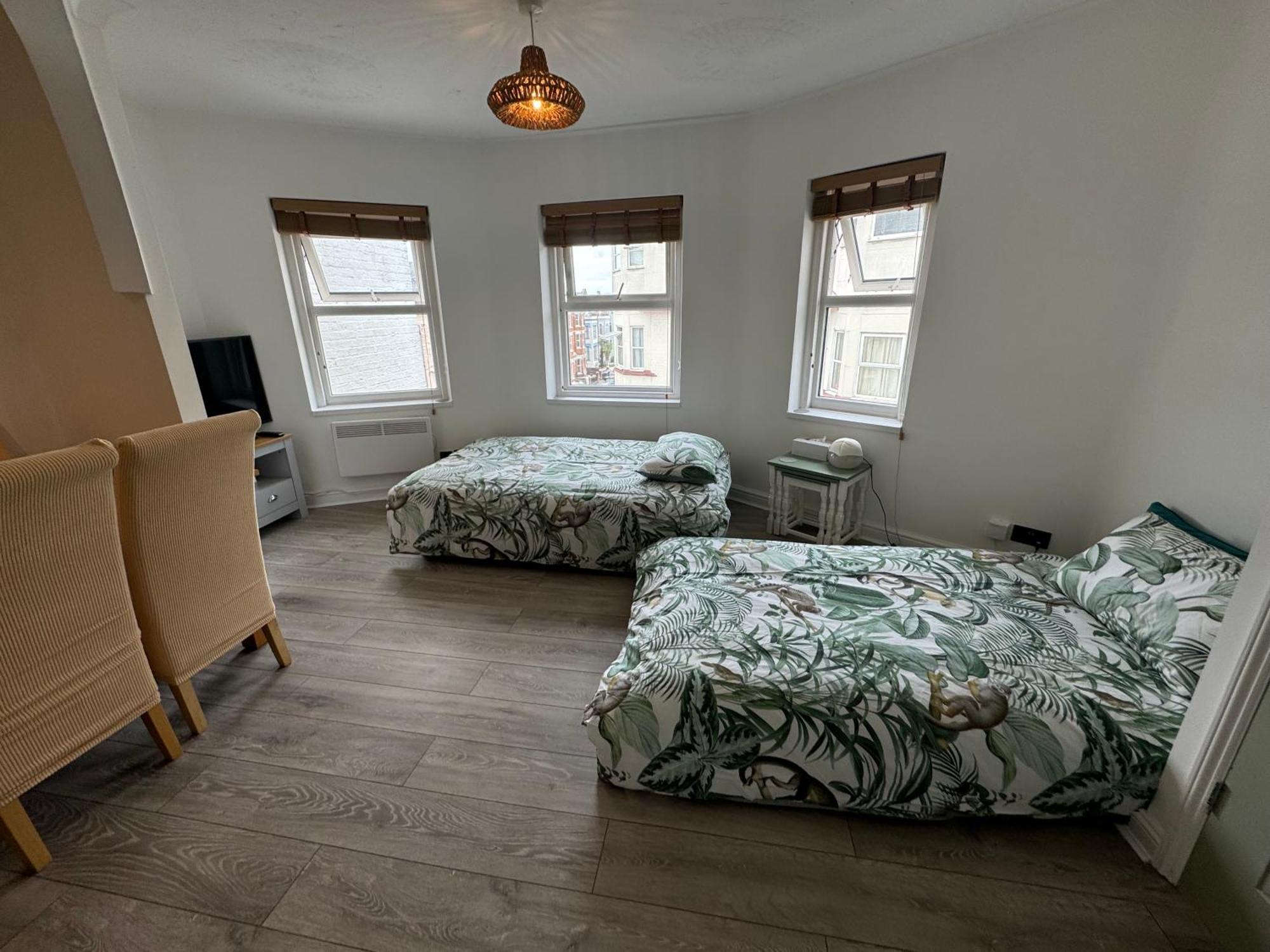 Purbeck Entire In Town Centre Apartment