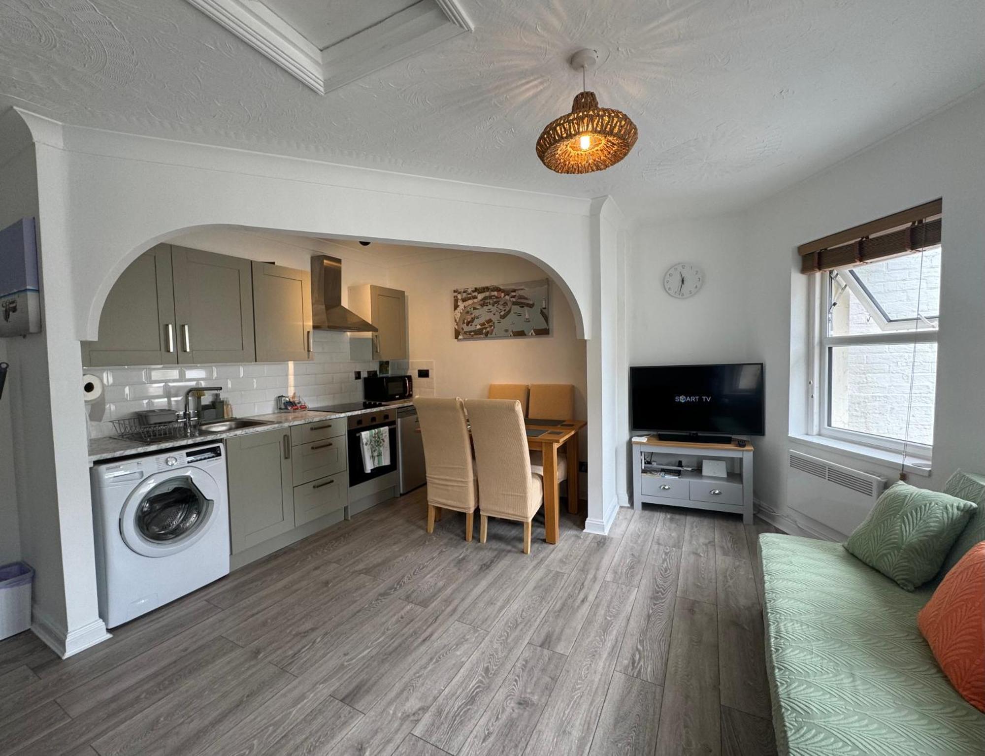 Purbeck Entire In Town Centre Apartment