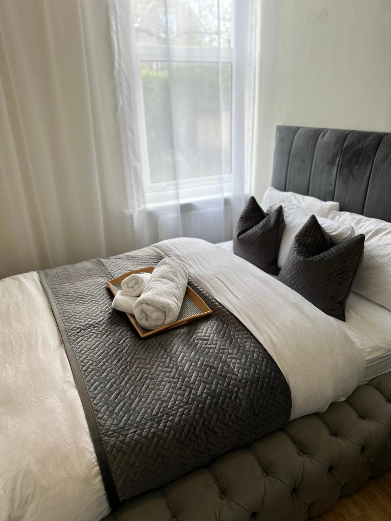 The Smaller Comfortable For One 5 Min To The Guest house
