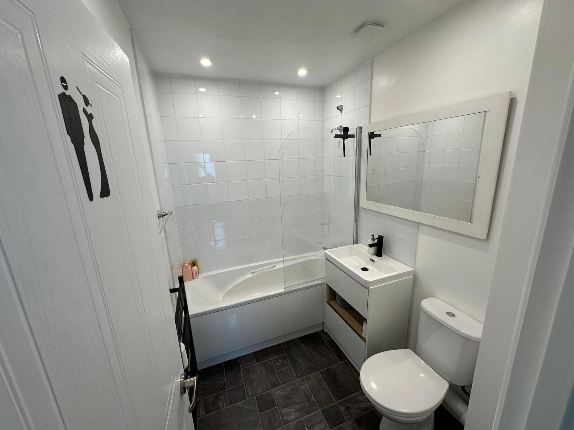 The Smaller Comfortable For One 5 Min To The *