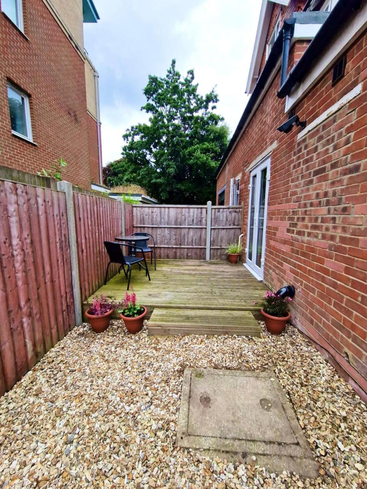 Flat 7, 10 St John's * Bournemouth