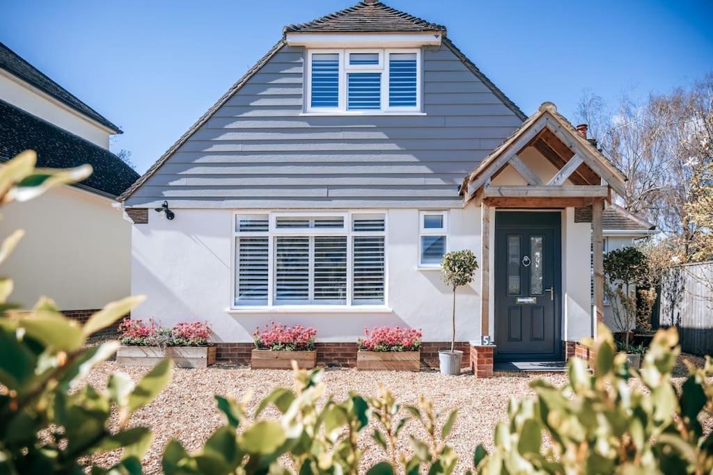 Aurora- 3 Bed With Parking And Garden Villa Bournemouth