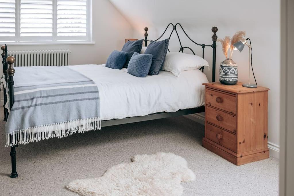 Aurora- 3 Bed With Parking And Garden