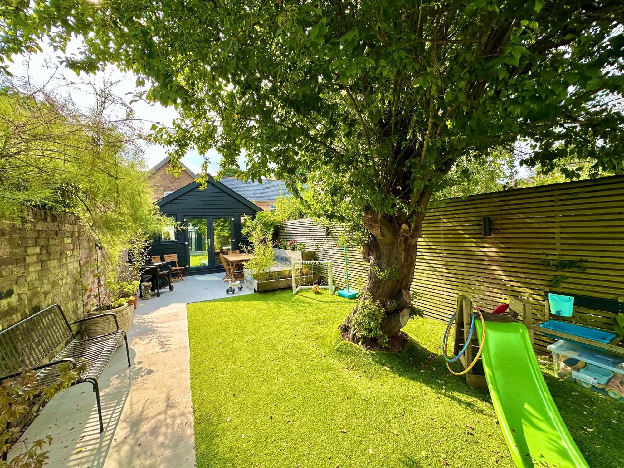 Family Three Bedroom - Outbuilding Games - Walk To Town And - Free Parking * Bournemouth