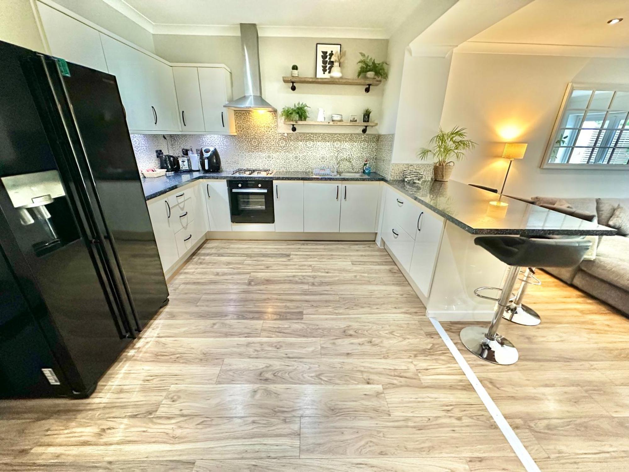 Holiday home Family Three Bedroom - Outbuilding Games - Walk To Town And - Free Parking