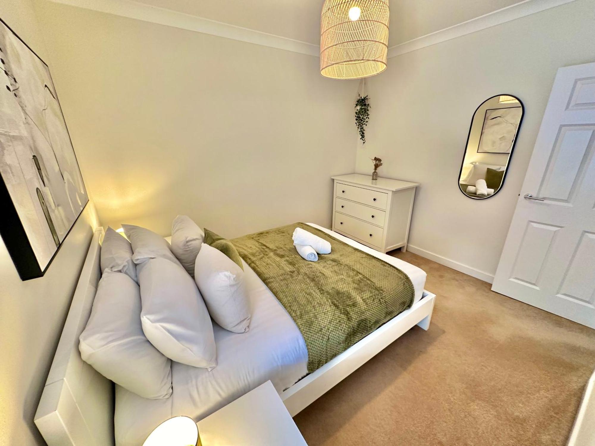 Family Three Bedroom - Outbuilding Games - Walk To Town And - Free Parking Holiday home Bournemouth