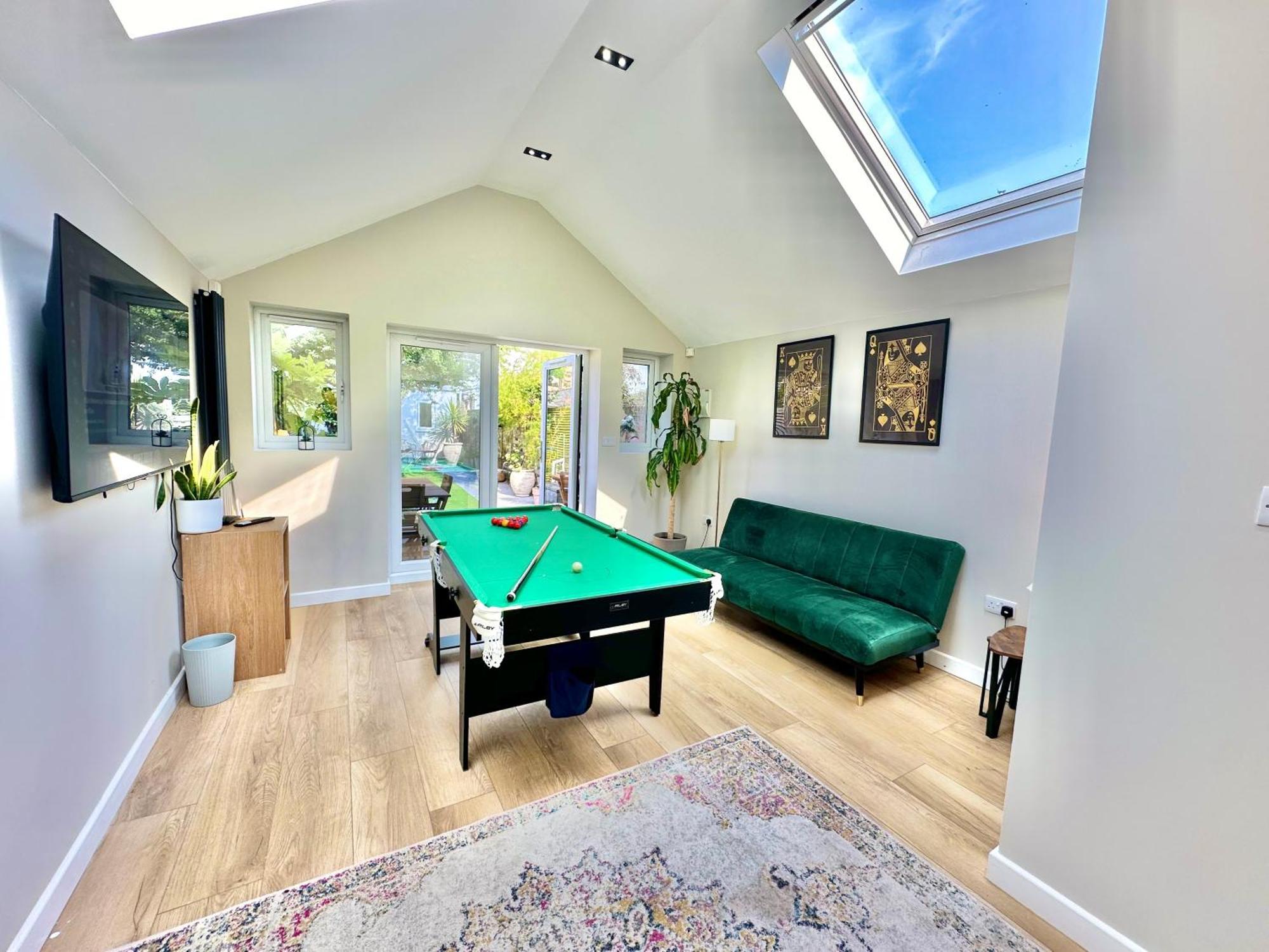 Family Three Bedroom - Outbuilding Games - Walk To Town And - Free Parking Bournemouth