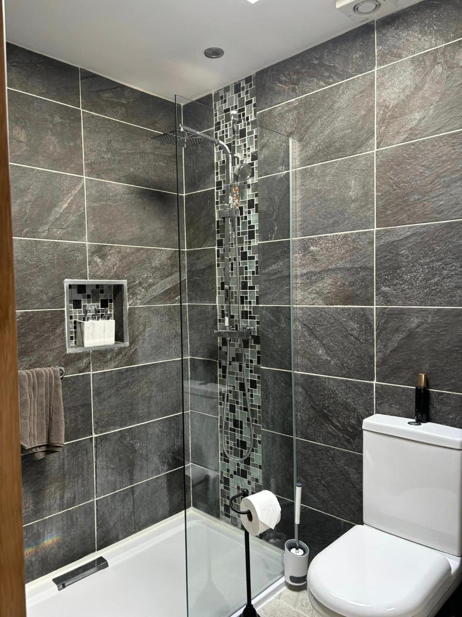 Secret Gem 1 Bed Garden Flat Private Luxury Hot Tub Apartment Bournemouth