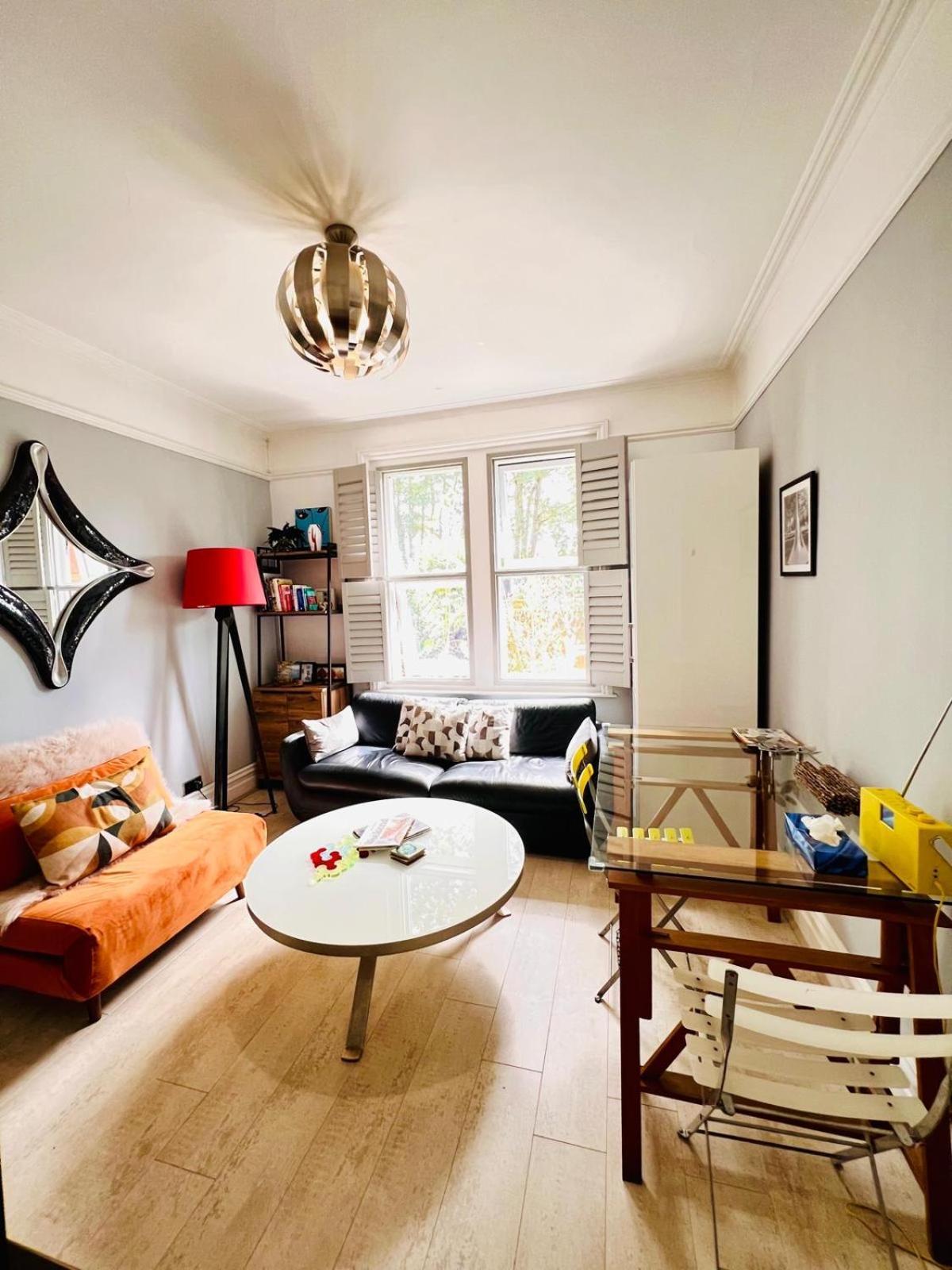 Bournemouth. Private Self Contained Space. Apartment