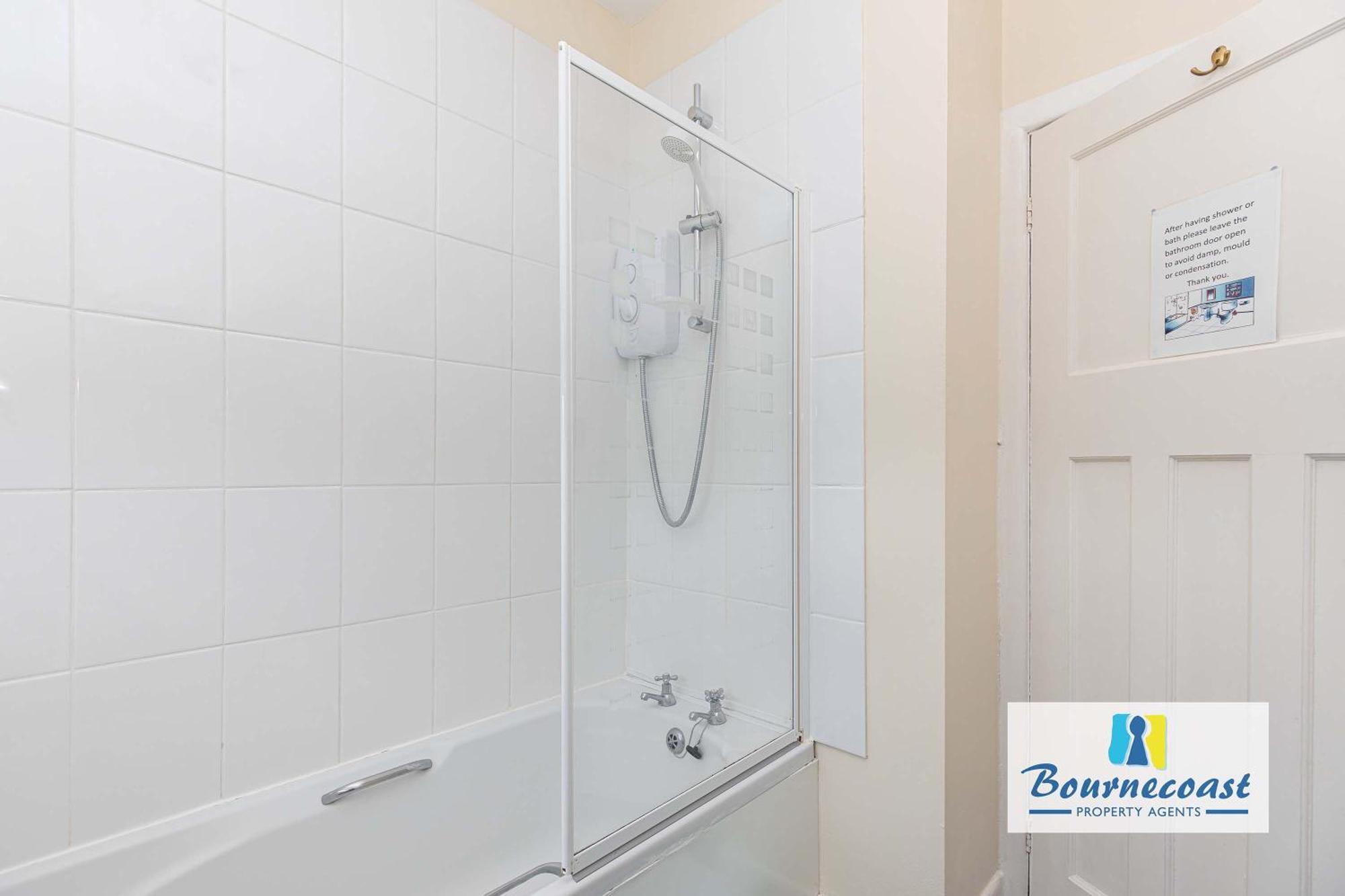 Bournecoast: Pet Friendly Flat With Garden - Fm667 Bournemouth