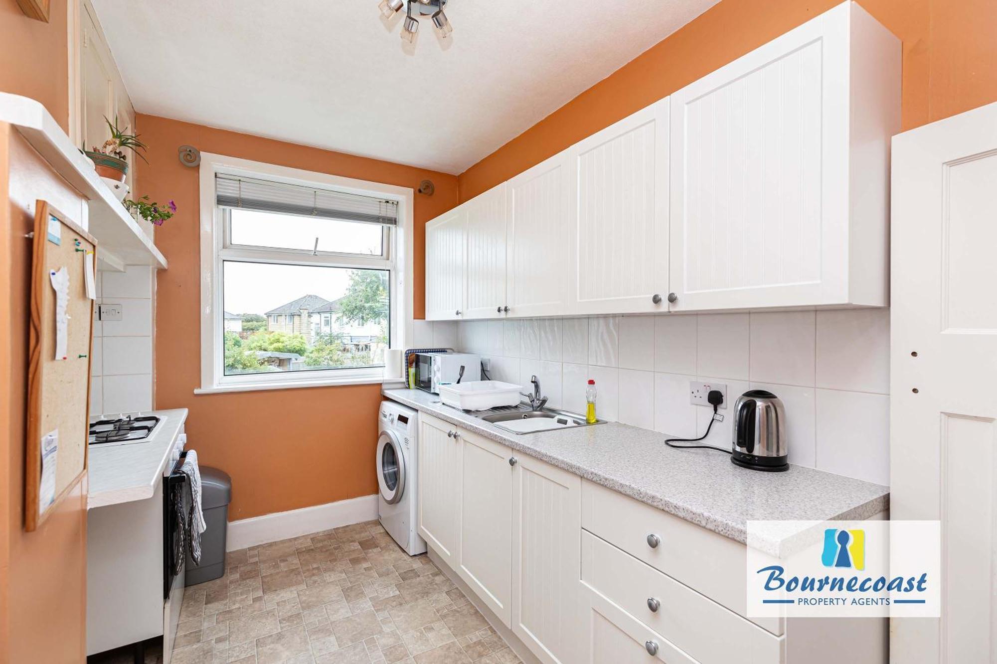 Apartment Bournecoast: Pet Friendly Flat With Garden - Fm667