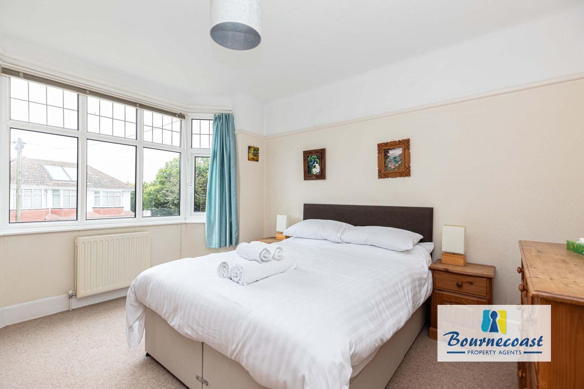 Apartment Bournecoast: Pet Friendly Flat With Garden - Fm667 *