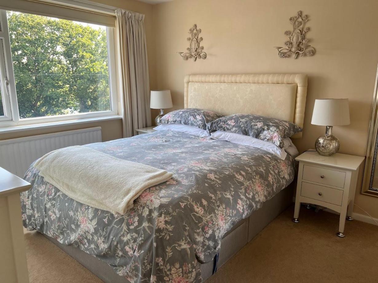 Prime Location - House With Secure Garden *
