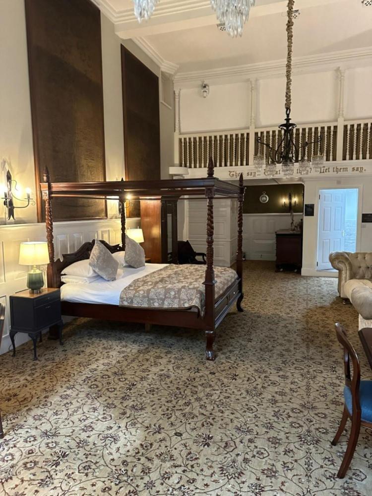 Hotel Langtry Manor