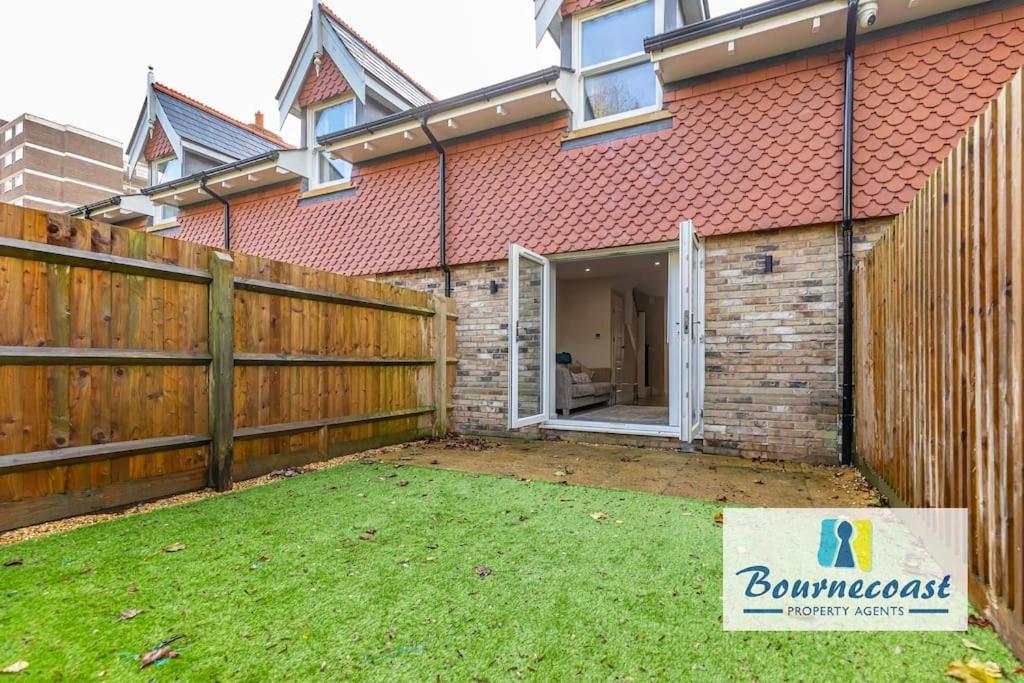Bournecoast Modern Two Bed Terraced Hb9624 * Bournemouth