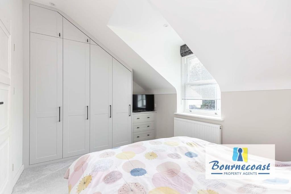 Bournecoast Modern Two Bed Terraced Hb9624 Holiday home Bournemouth
