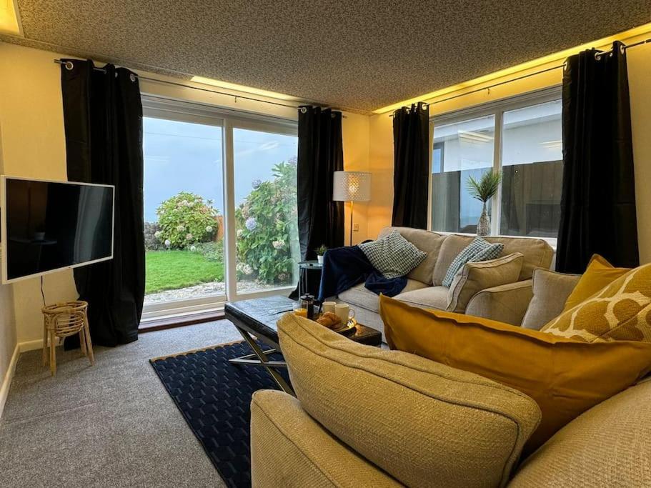 Spectacular Seaview - House - 2br - Sleeps 6 Bournemouth