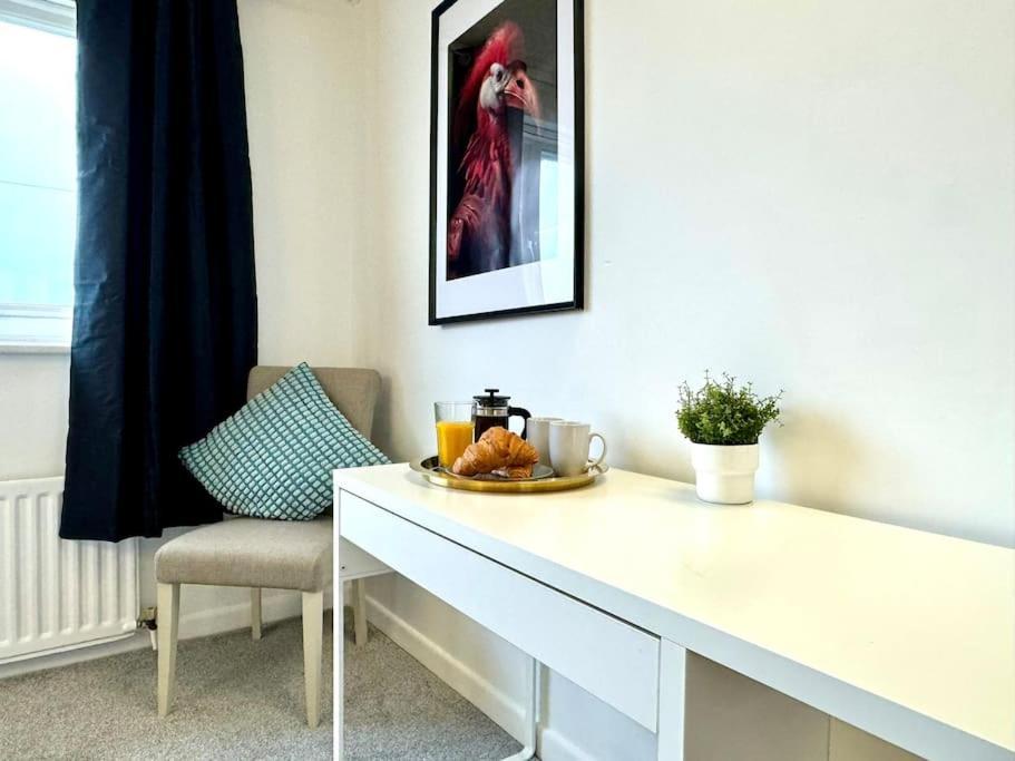 Spectacular Seaview - House - 2br - Sleeps 6 *