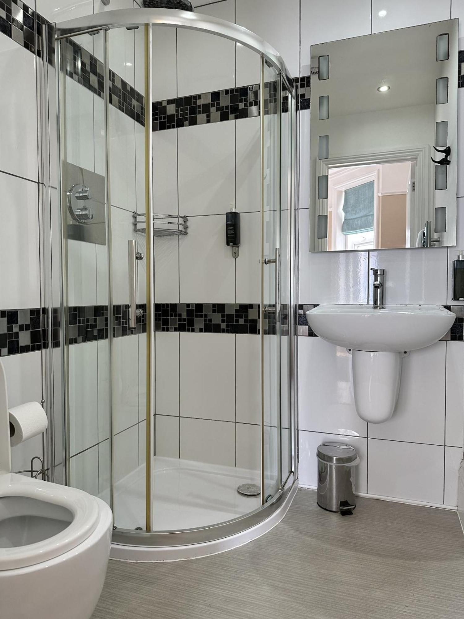 Alum Chine House Aparthotel 3*