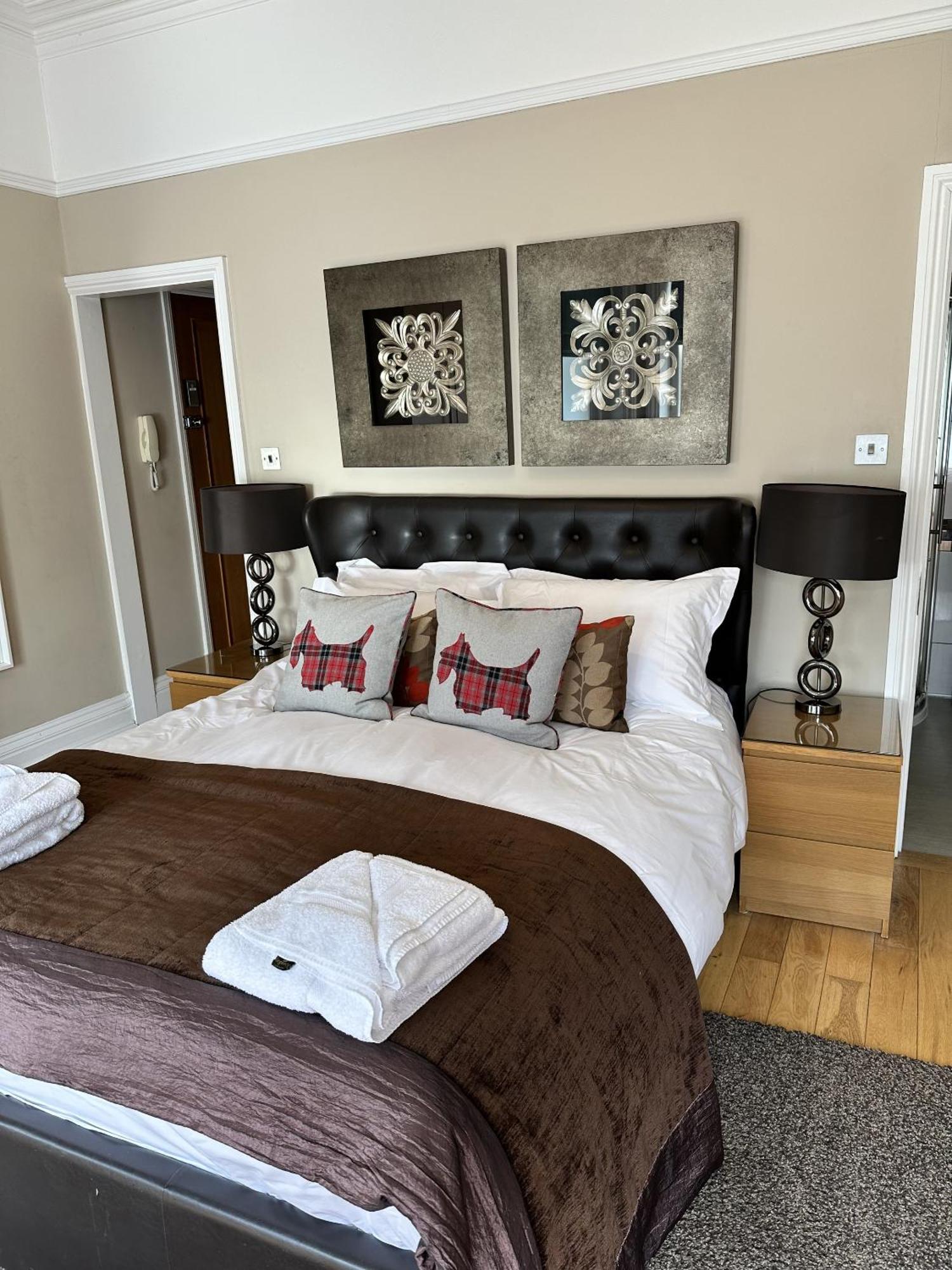 Aparthotel Alum Chine House 3*