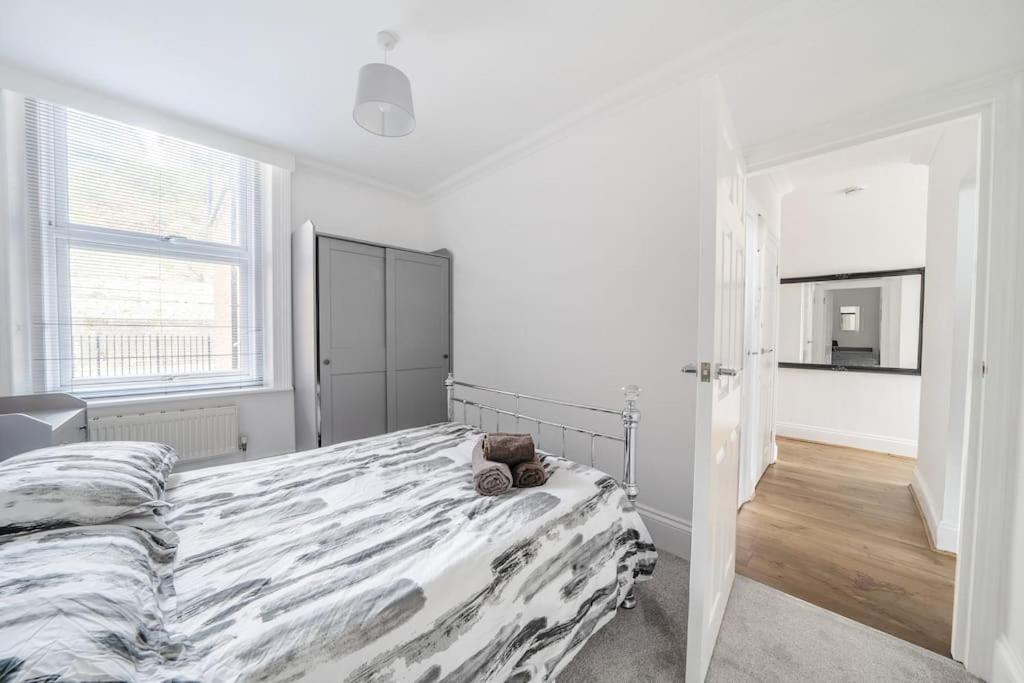 Bournecoast - Upper Ground Floor Flat With Sea Views - Fm3441 Bournemouth