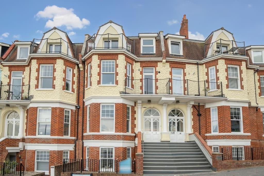 Apartment Bournecoast - Upper Ground Floor Flat With Sea Views - Fm3441 *