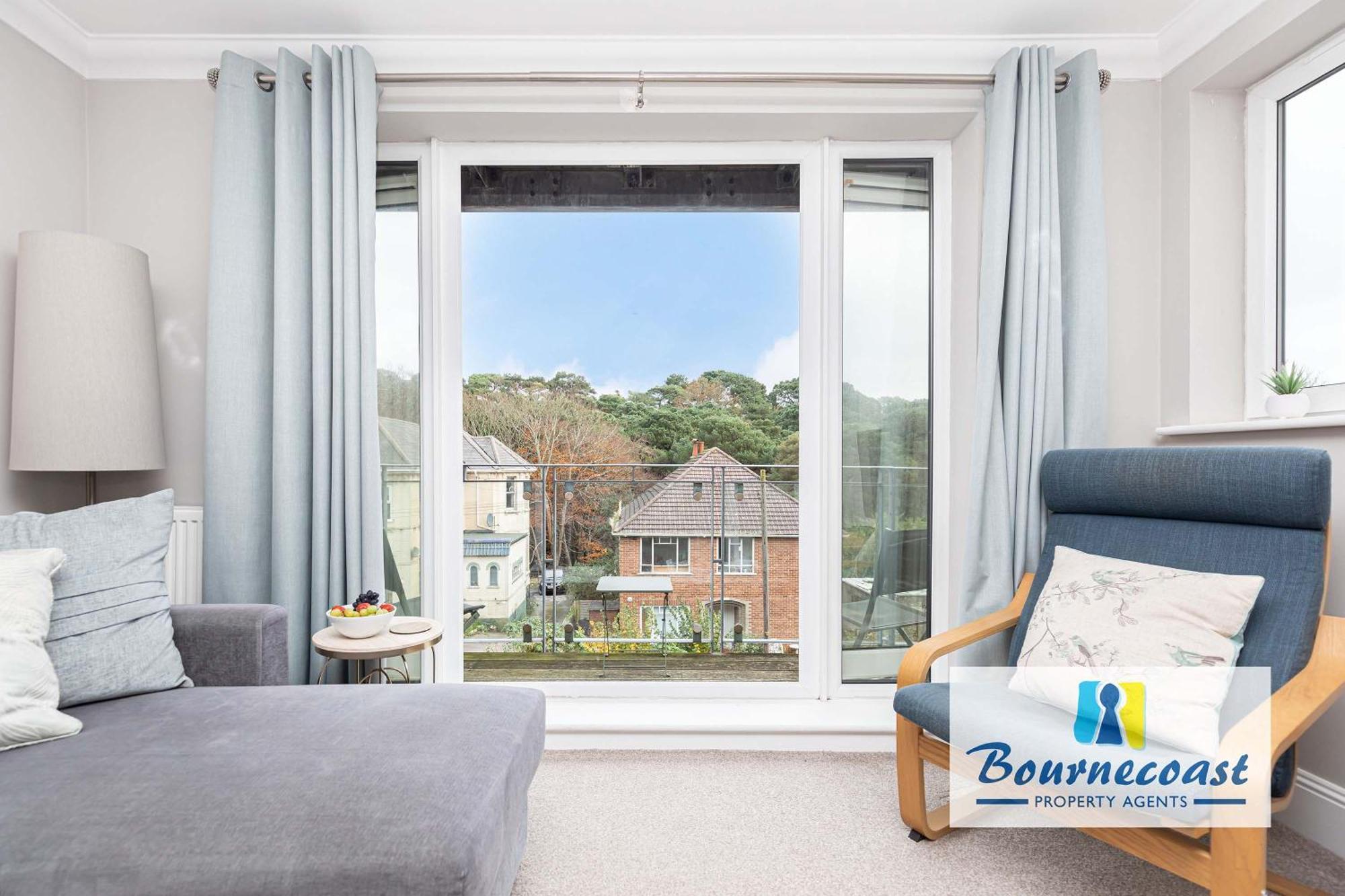 Bournecoast: Modern Flat-balcony-parking-fm6326 Apartment
