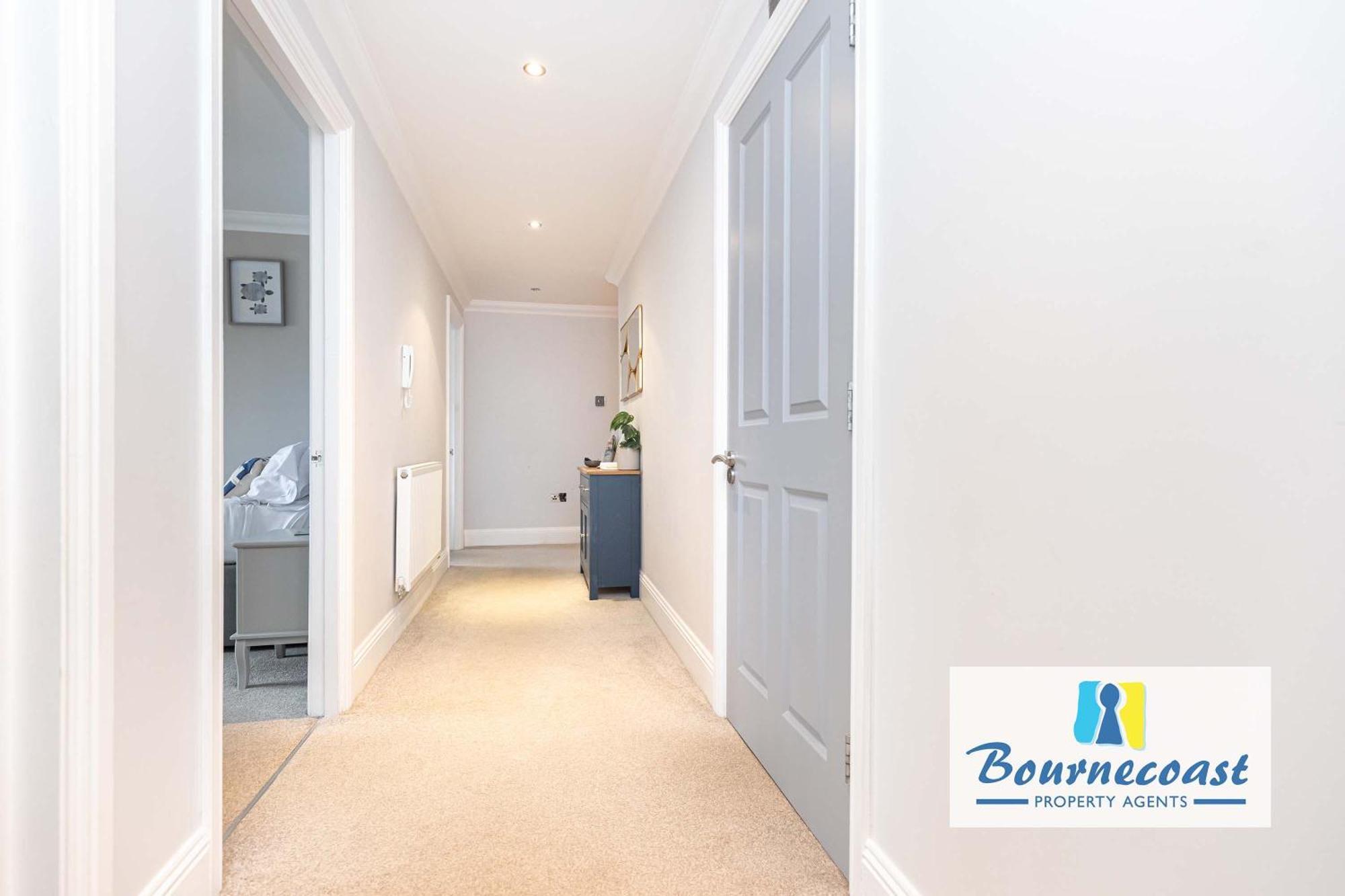 Bournecoast: Modern Flat-balcony-parking-fm6326 Apartment