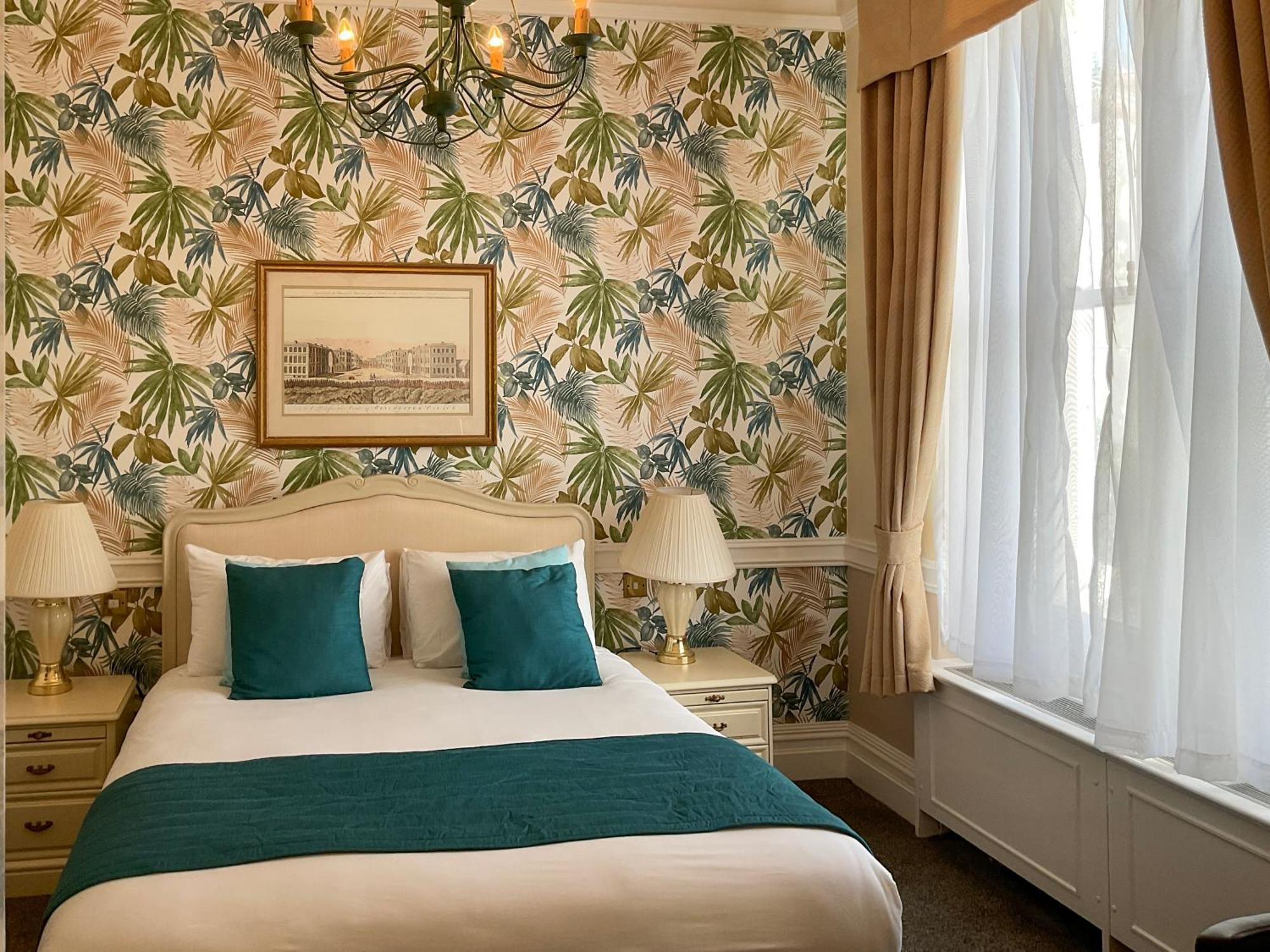Royal Bath & Hotel