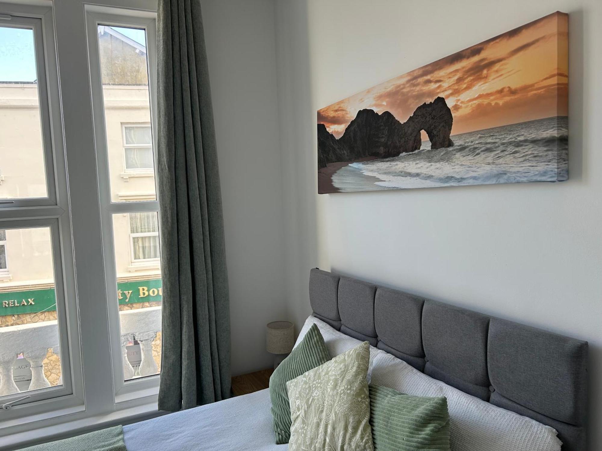 The Cornerhouse Apartment