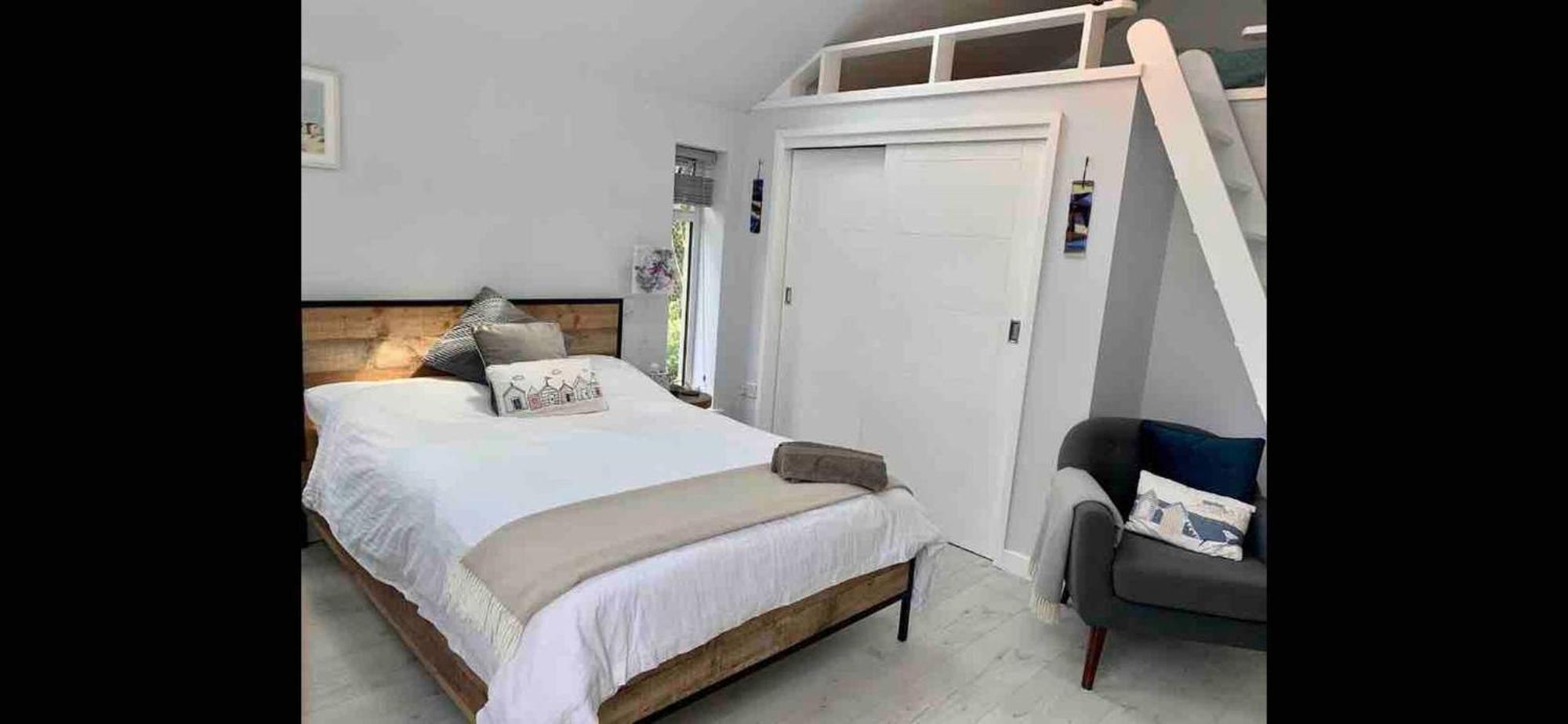 Modern Luxury Compact On The Jurassic Coast Holiday home