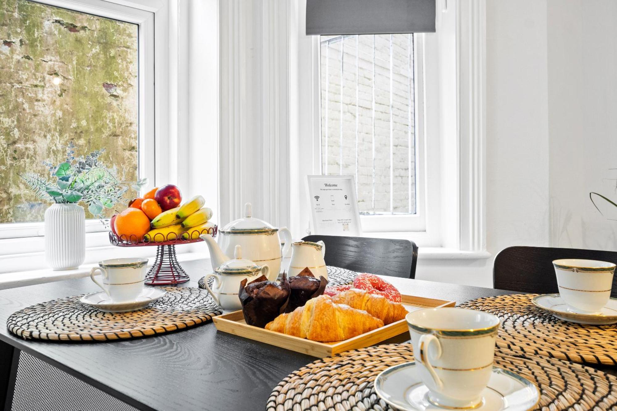 Family Retreat Stylish Apartment, Sleeps 6, 7 Minute Walk To Parking Wifi Kitchen And Washer Bournemouth