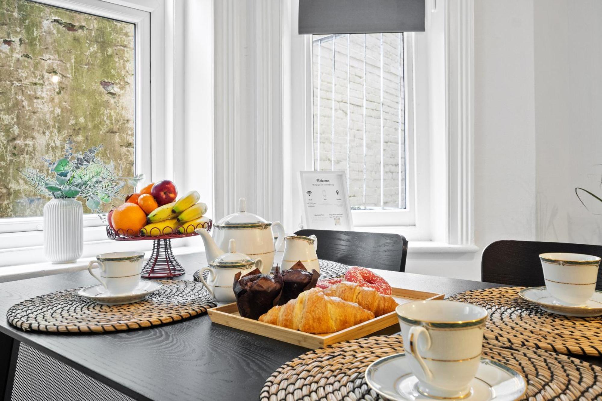 Apartment Family Retreat Stylish Apartment, Sleeps 6, 7 Minute Walk To Parking Wifi Kitchen And Washer