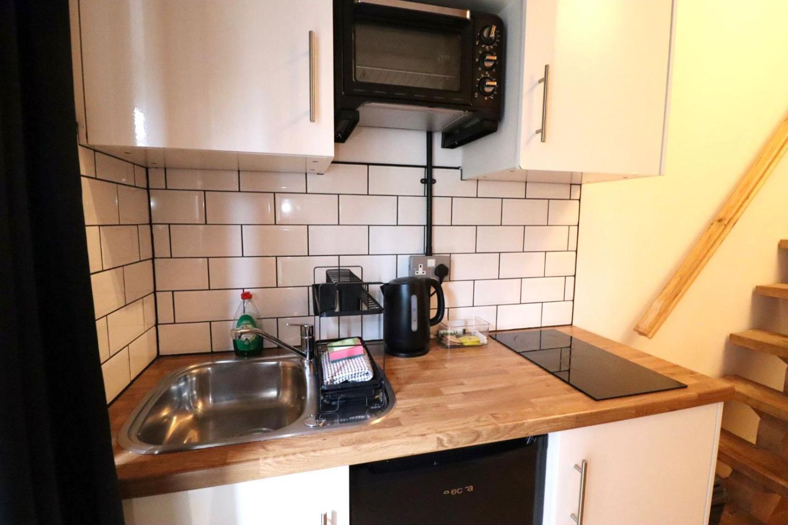 Flat 7, 10 St John's *