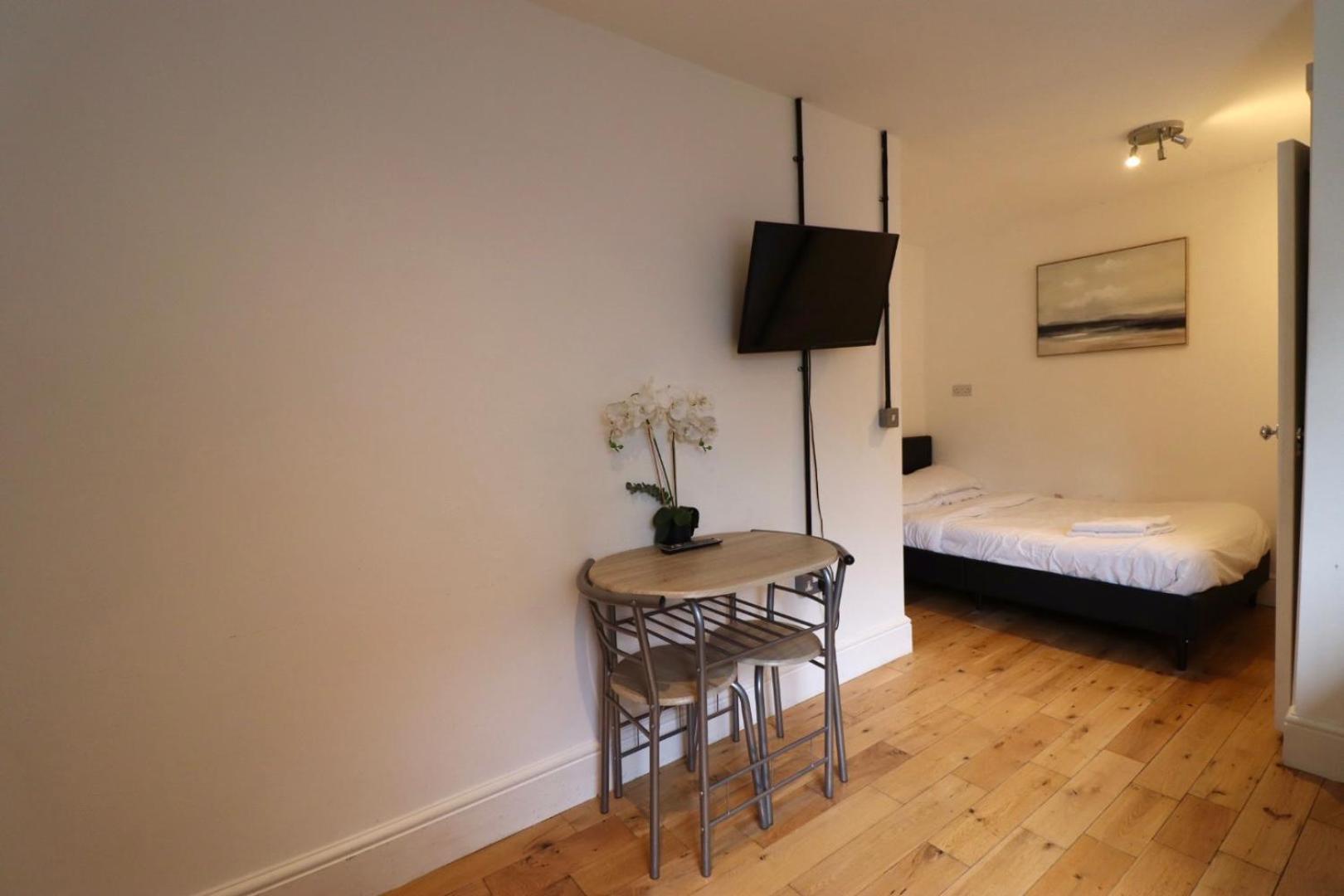 Apartment Flat 4, 10 St John's
