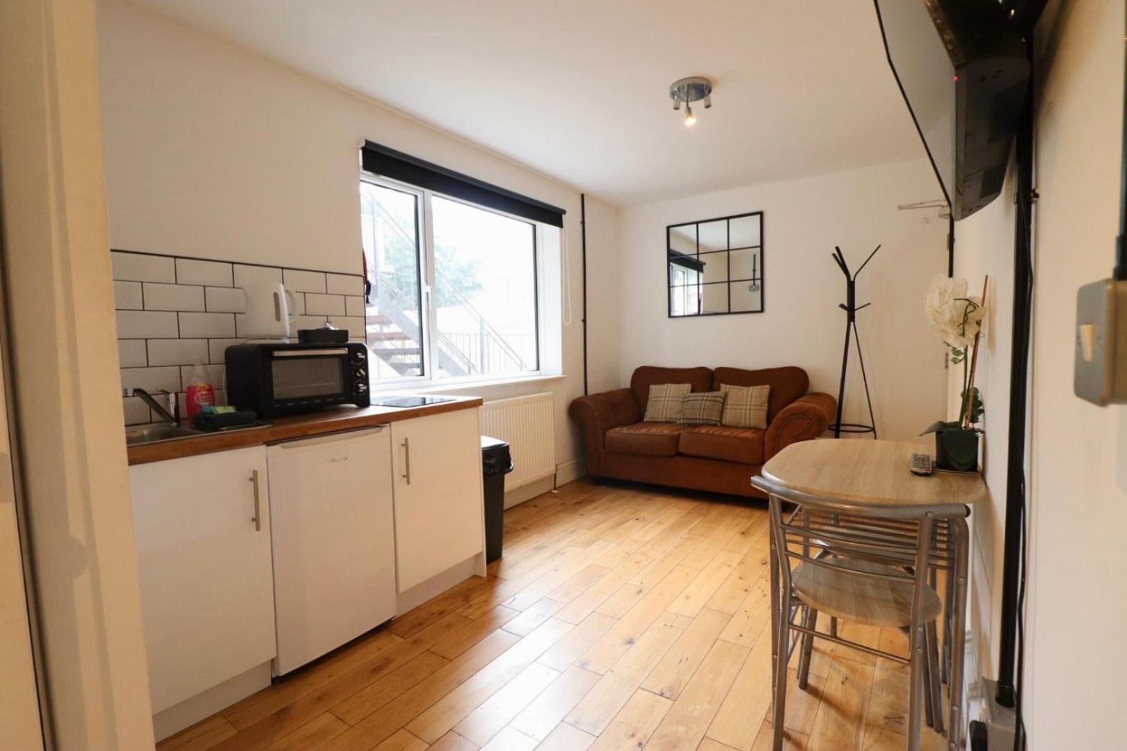 Flat 4, 10 St John's Apartment Bournemouth