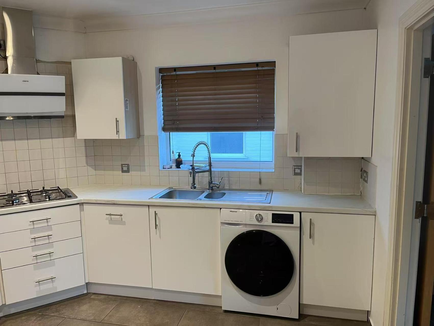 Apartment Spacious 2 Bedroom Flat Near And Town Centre Bournemouth
