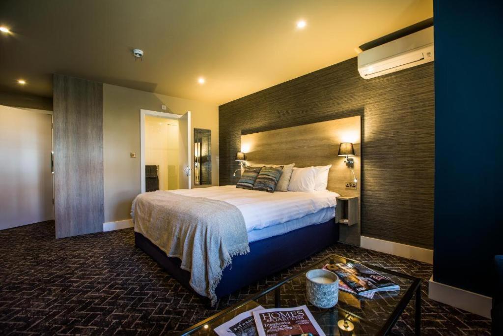 No5 Durley Road - Contemporary Serviced And 4*