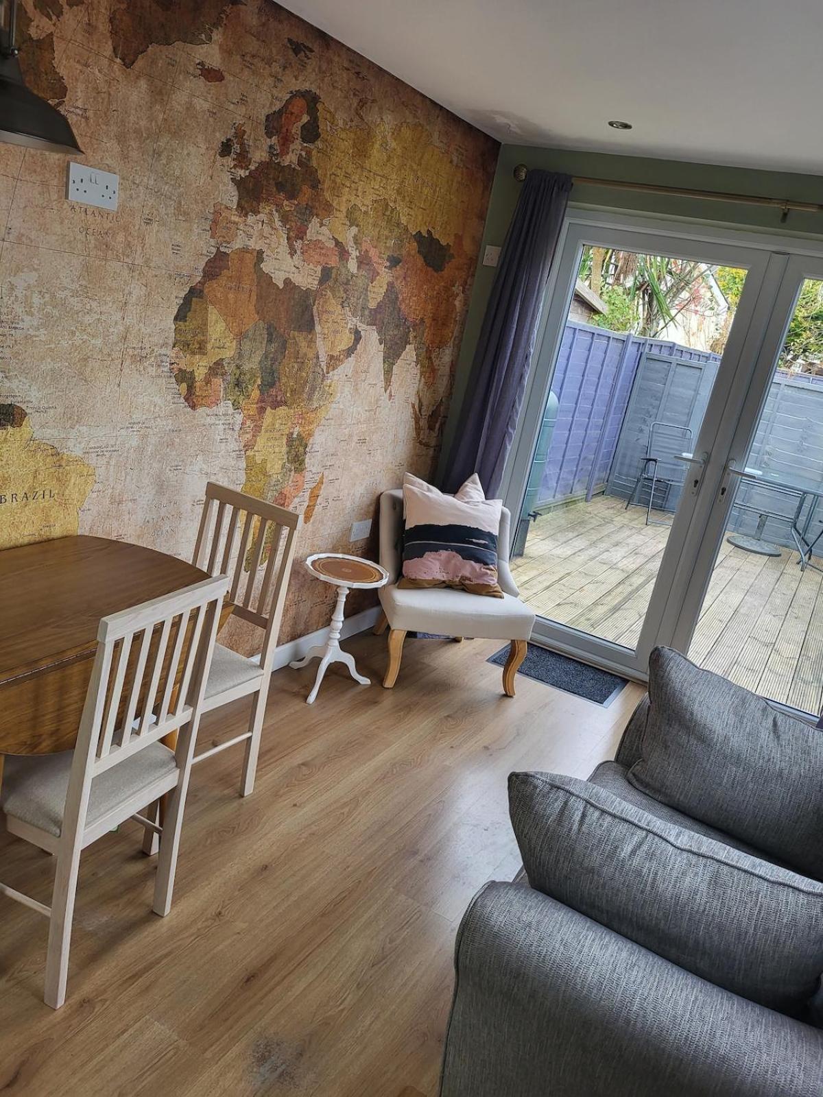 Modern One-bed Flat With Garden Apartment *