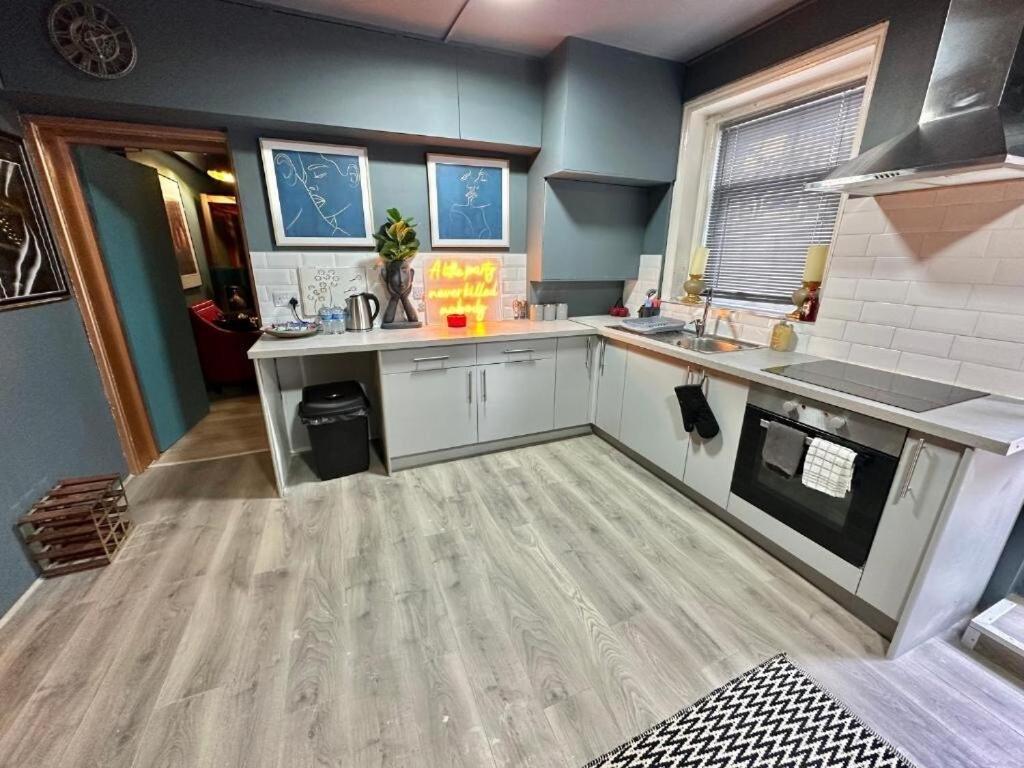 House - Families, Couples, Hot Tub, Parking Bournemouth