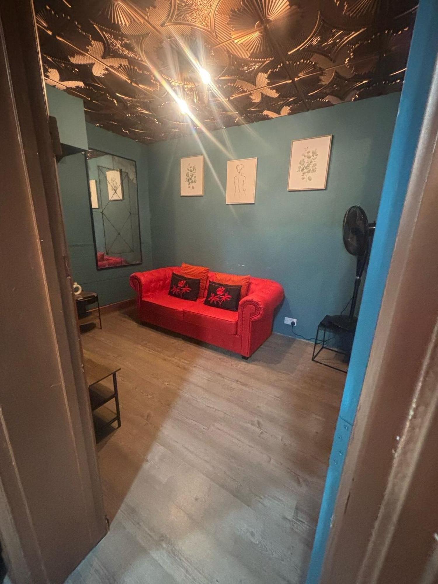 House - Families, Couples, Hot Tub, Parking Apartment *