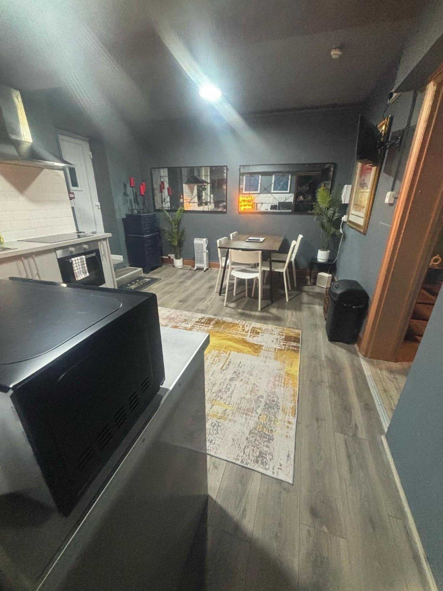 Apartment House - Families, Couples, Hot Tub, Parking Bournemouth